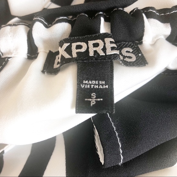 Express Geometric Black and White Print Dress - Picture 7 of 8